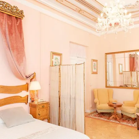 فندق La Argentina لواركا